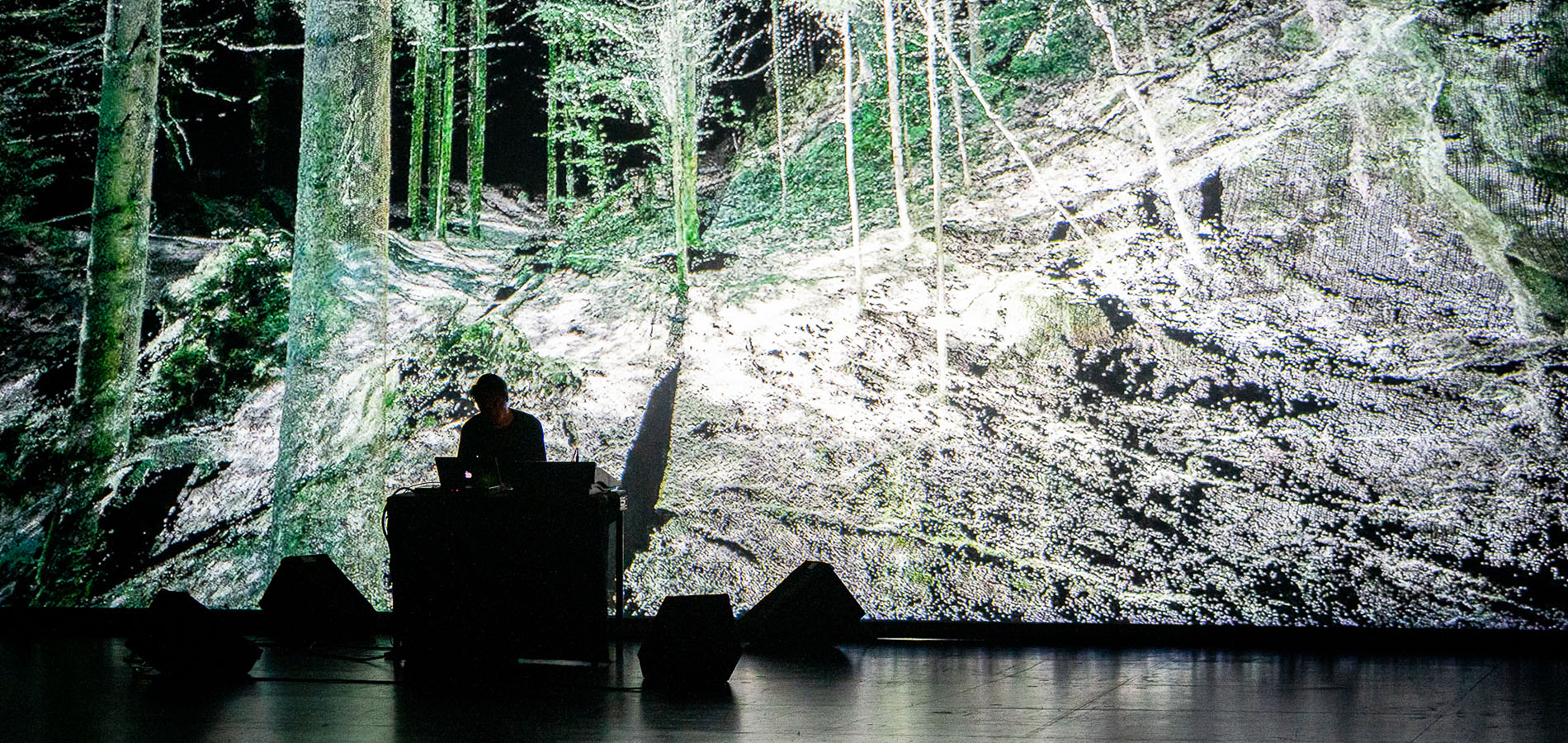 subassemblies, un live audiovisuel de Ryoichi Kurokawa
Vendredi 27 mars à 20h – Dès 15 ans – Gratuit