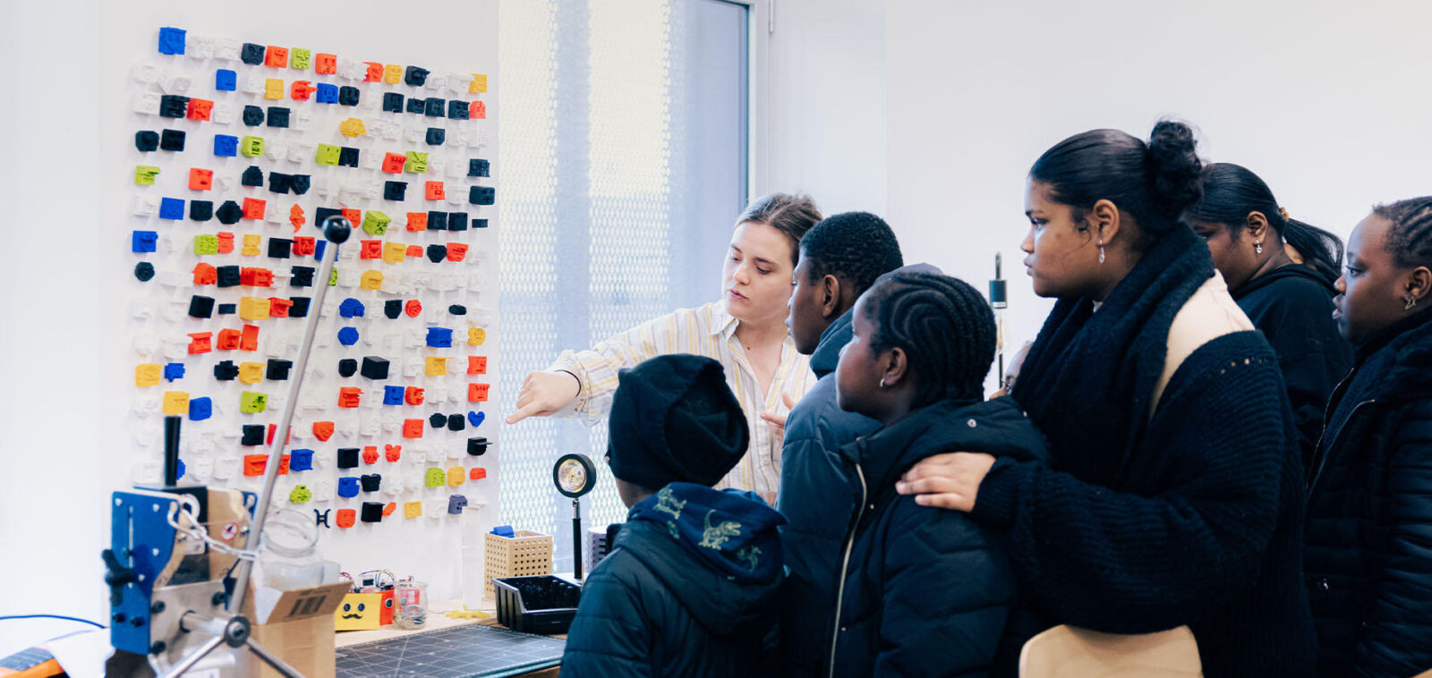 Envie de créer de vos mains ? Rendez-vous tous les samedis au Fablab !
Découpe laser – Imprimante 3D – Brodeuse numérique – Plotter