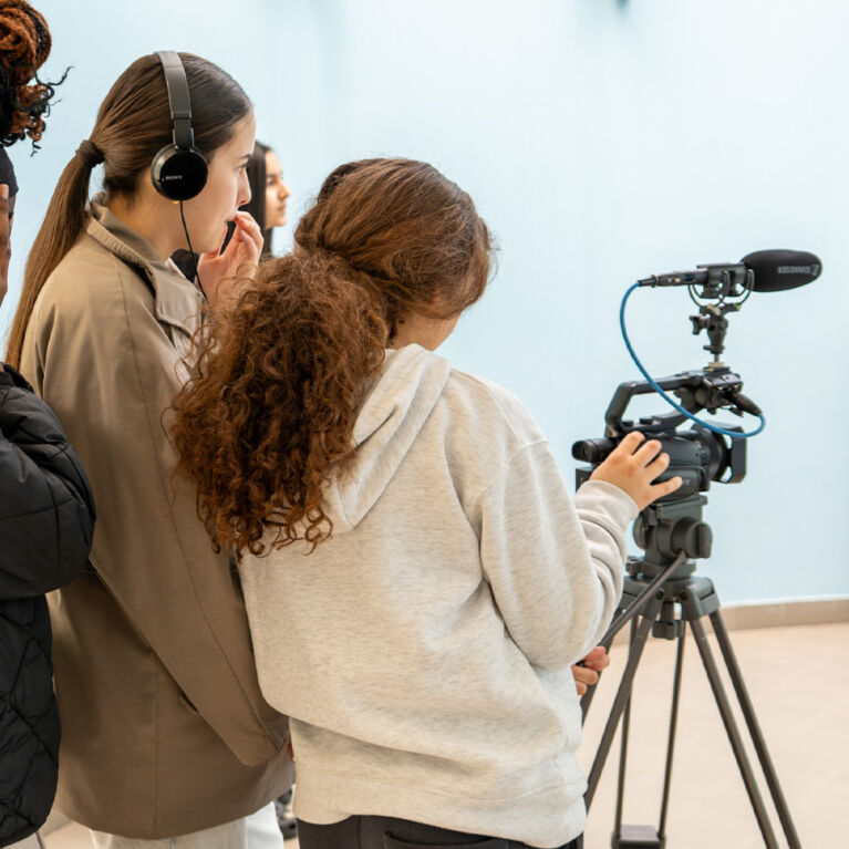 Série d&rsquo;ateliers : Semaine Ça Tourne !
Une série d’ateliers pour raconter ses propres histoires par l’image – Du 15 au 18 juillet