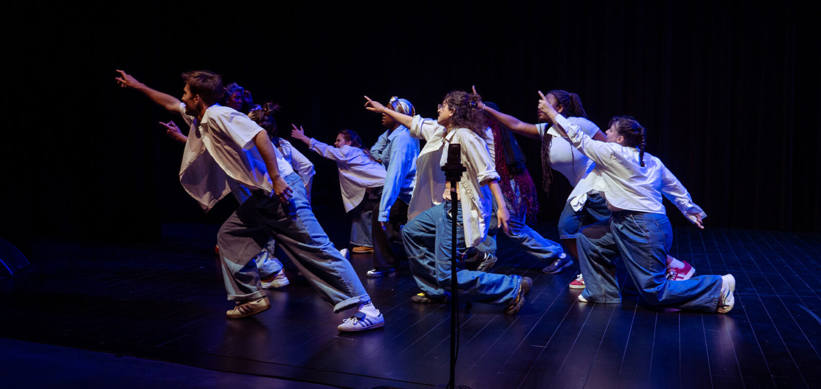 Participez à un stage pendant les vacances :
Hip-hop 8-12 ans / Hip-hop 13-17 ans / Théâtre / Batterie et musiques actuelles / Piano et musiques actuelles / Violon et musiques actuelles