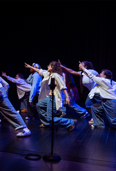 Participez à un stage pendant les vacances :
Hip-hop 8-12 ans / Hip-hop 13-17 ans / Théâtre / Batterie et musiques actuelles / Piano et musiques actuelles / Violon et musiques actuelles